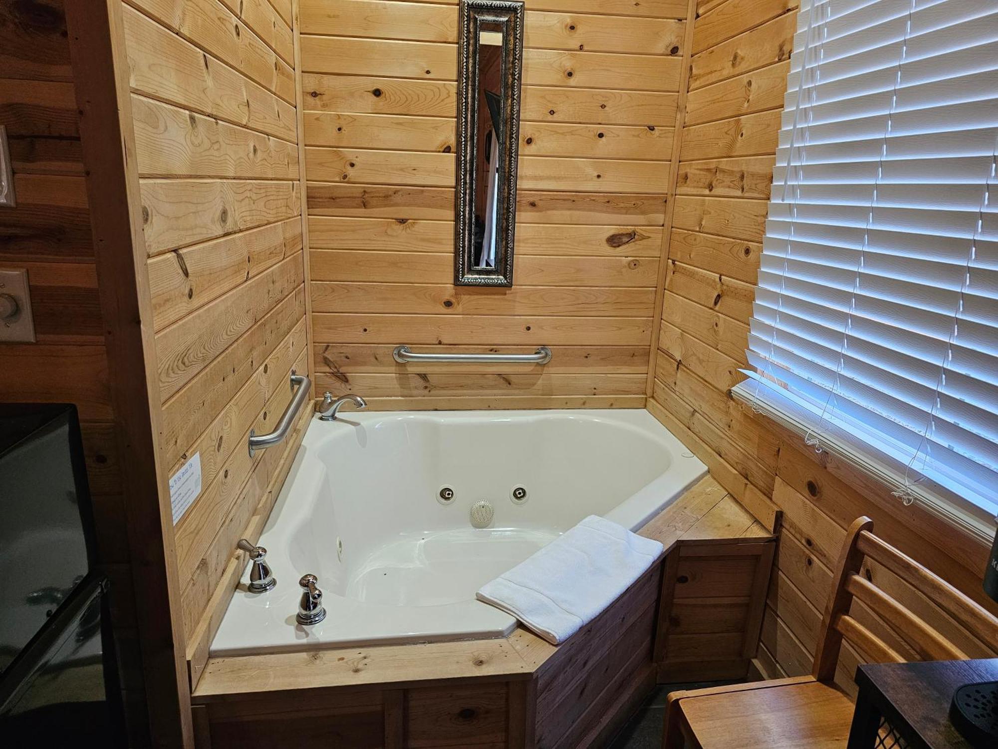 5 Min To Beaver Lake-King Bed-Fire Pit-Jetted Tub #5 Юрика Спрингс Экстерьер фото